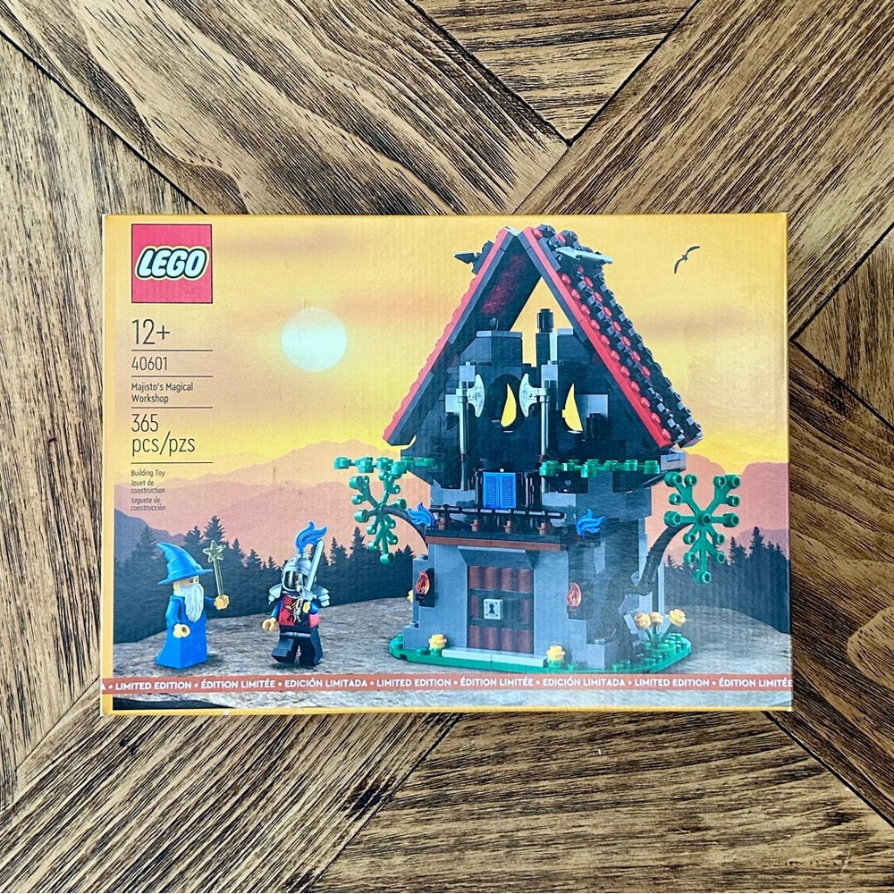 LEGO #40601 Majisto’s Magical Workshop.